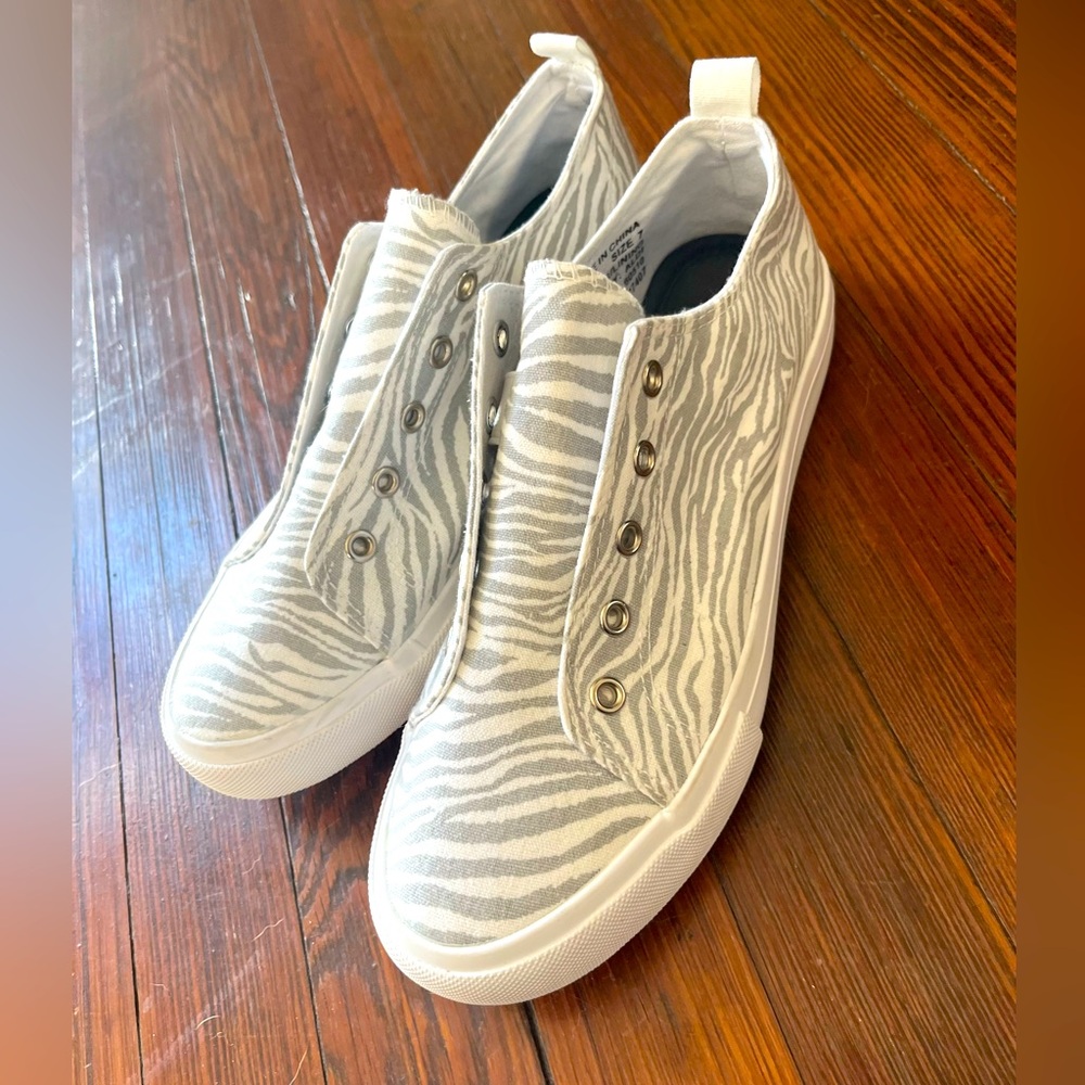 Canvas Casual white/gray canvas sneakers size 7